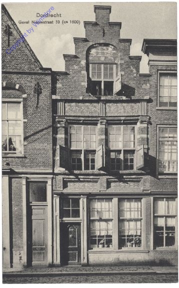 Dordrecht, Gevel Nieuwstraat