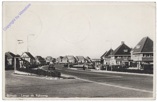 Gooise Meren, Bussum, Langs de Rijksweg
