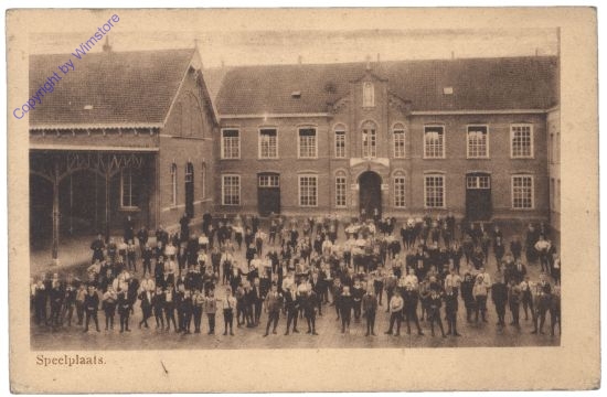 Hujbergen, Speelplaats