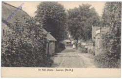 Laren, In het dorp