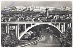 Bern, Eisenbahnbrücke und die Alpen