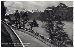 Brunnen, Axenstrasse bei Brunnen am Vierwaldstättersee mit Urirotstock