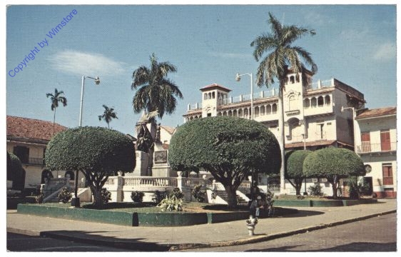 ak161512 Panama, Plaza and monument to the Great Liberator Simon Bolivar