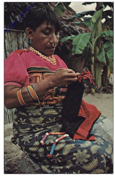 ak161522 Panama, San Blas, Cuna Indian sewing a Mola