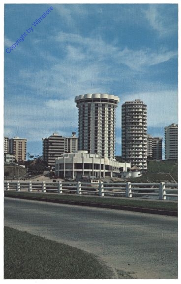 ak161544 Panama, Modern buildings