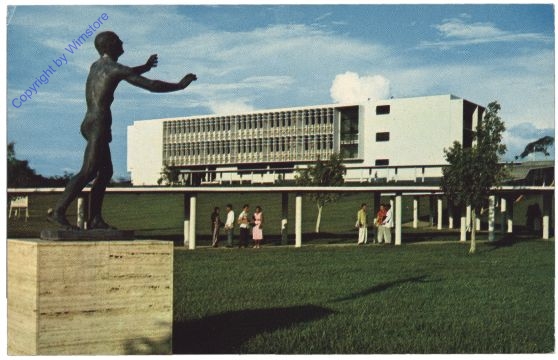 ak161546 Panama, The Statue Towards the Light