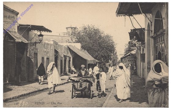ak161752 Tunis, Une Rue
