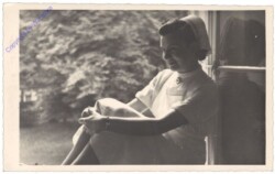 ak161959 Krankenschwester am Fenster