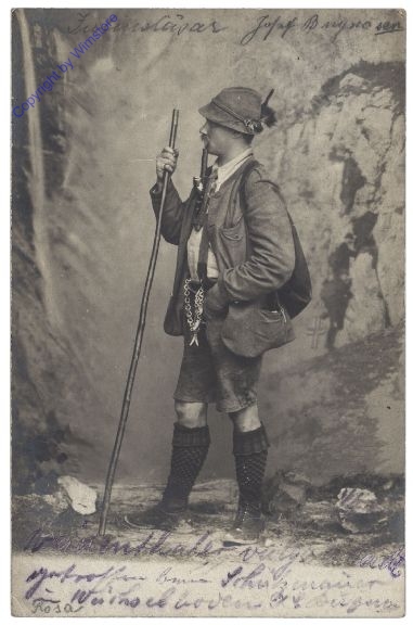 ak161978 Herr in Tracht