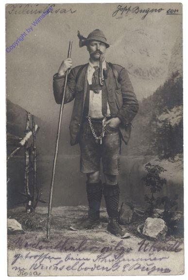 ak161979 Herr in Tracht
