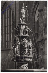 Nürnberg, Tugendbrunnen
