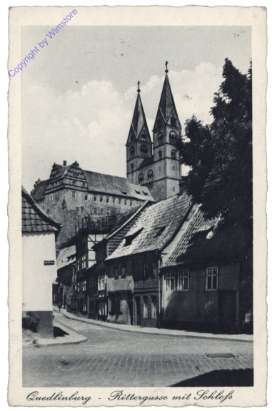 ak163907 Quendlinburg, Rittergasse mit Schloß