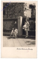 Mädchen mit Hund, Namenstag