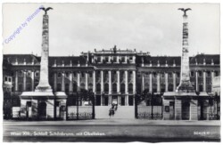 Wien 13, Schönbrunn, mit Obelisken