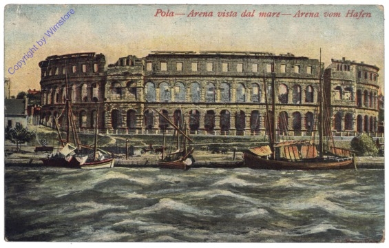 ak165143 Pula, Arena vom Hafen