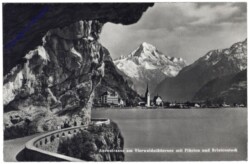 Axenstrasse, am vierwaldstättersee mit Flüelen und Bristenstock