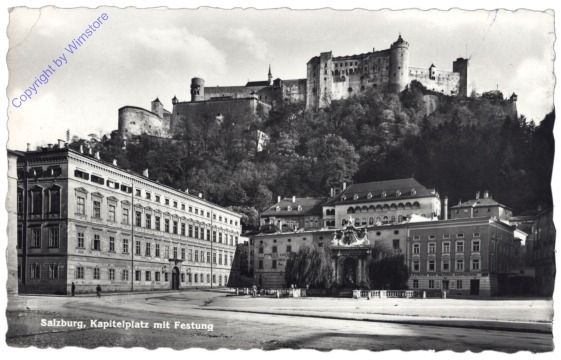 Salzburg, Kapitelplatz mit Festung