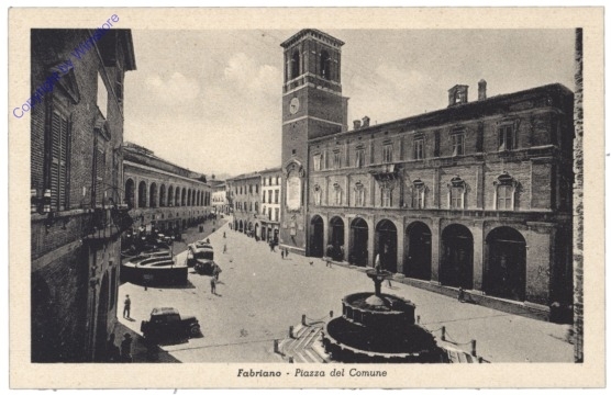 ak167223 Fabriano, Piazza del Comune