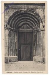 Fabriano, Portale della Chiesa
