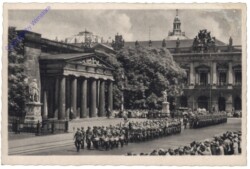 ak167483 Berlin, Aufzug der Wache vor dem Ehrenmal