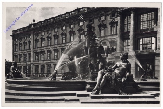 Berlin, Begasbrunnen und Schloss