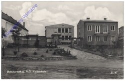 Bernhardsthal, Volksschule