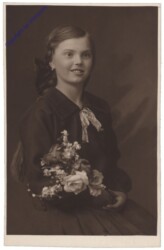 Mädchen mit Blumen