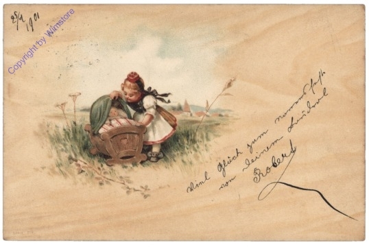 Mädchen mit Wiege