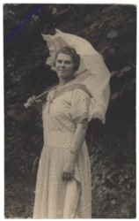 Dame mit Schirm