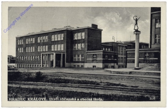 Hradec Kralove (Königgrätz), Divci obcanska a obecna skola