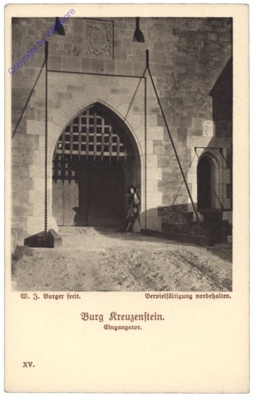 Leobendorf, Burg Kreuzenstein, Eingangstor