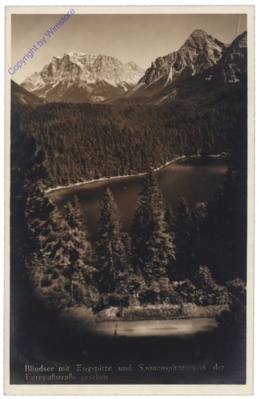 Biberwier, Blindsee mit Zugspitze und Sonnenspitze von der Fernpaßstraße gesehen