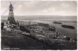 ak174318 Rüdesheim, mit Denkmal