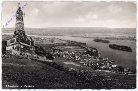 Rüdesheim, mit Denkmal