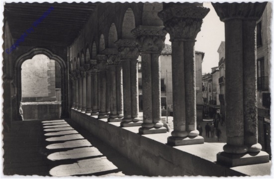 Segovia, Claustro de la Iglesia de S. Martin
