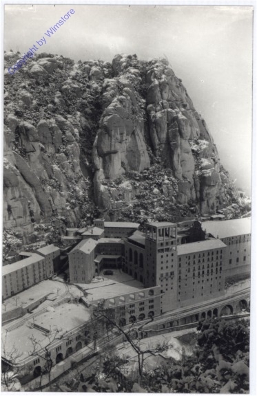 ak176083 Montserrat, El Monasterio nevado
