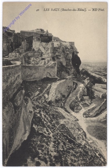 ak176096 Les Baux