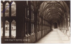 Wells, The Cioisters