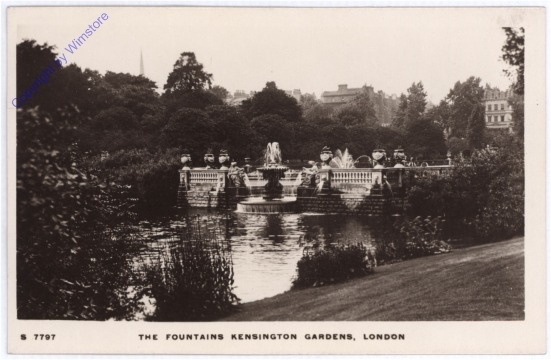 London, The fountains Kensington Gardens