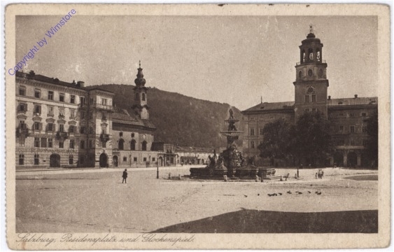 ak177055 Salzburg, Residenzplatz und Glockenspiel