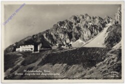 Innsbruck, Hafelekarbahn, Station Seegrube mit Seegrubenspitze