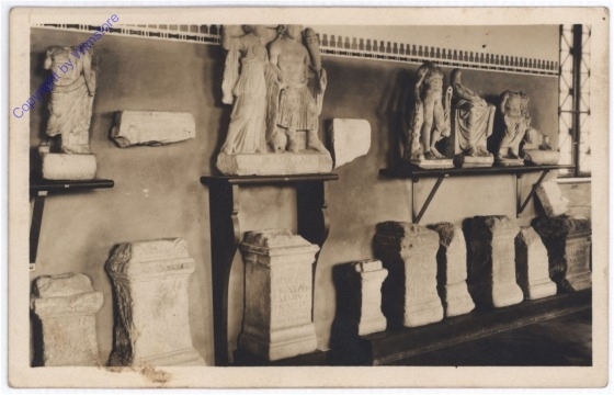 Petronell-Carnuntum, Museum, Skulpturen und Altäre