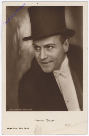 ak179743 Stuart Henry