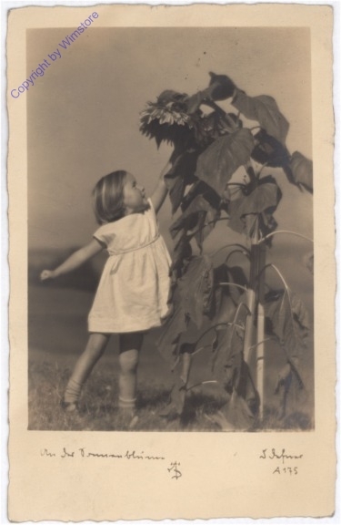 Mädchen mit Sonnenblume