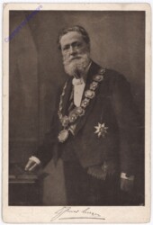 ak180334 Herr mit Orden