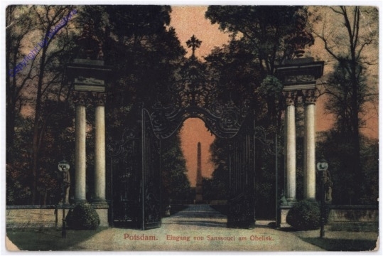 Potsdam, Eingang von Sanssouci am Obelisk