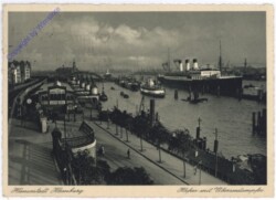 Hamburg, Hafen mit Überseedampfer