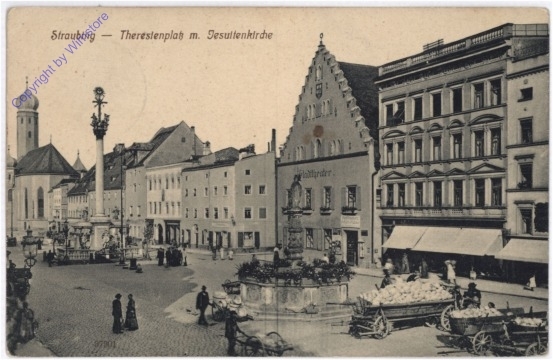 Straubing, Theresienplatz mit Jesuitenkirche