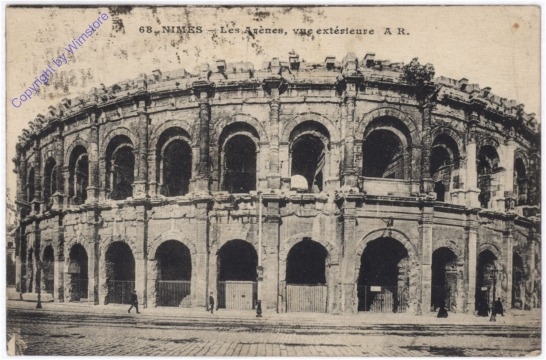 Nimes, Les Arenes