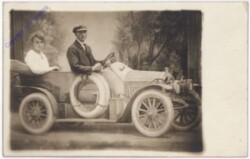 Automobil